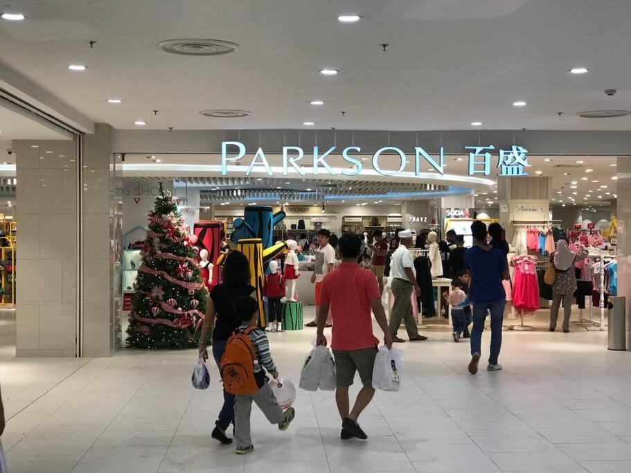 Paradigm Residence/familysuite/3bed-12pax/linkmall Johor Bahru